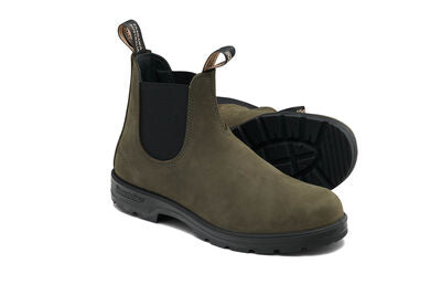 Set van twee Blundstone Classic Forest 2442 Chelsea boots in groen leer, met zwarte profielzool en elastische inzetstukken