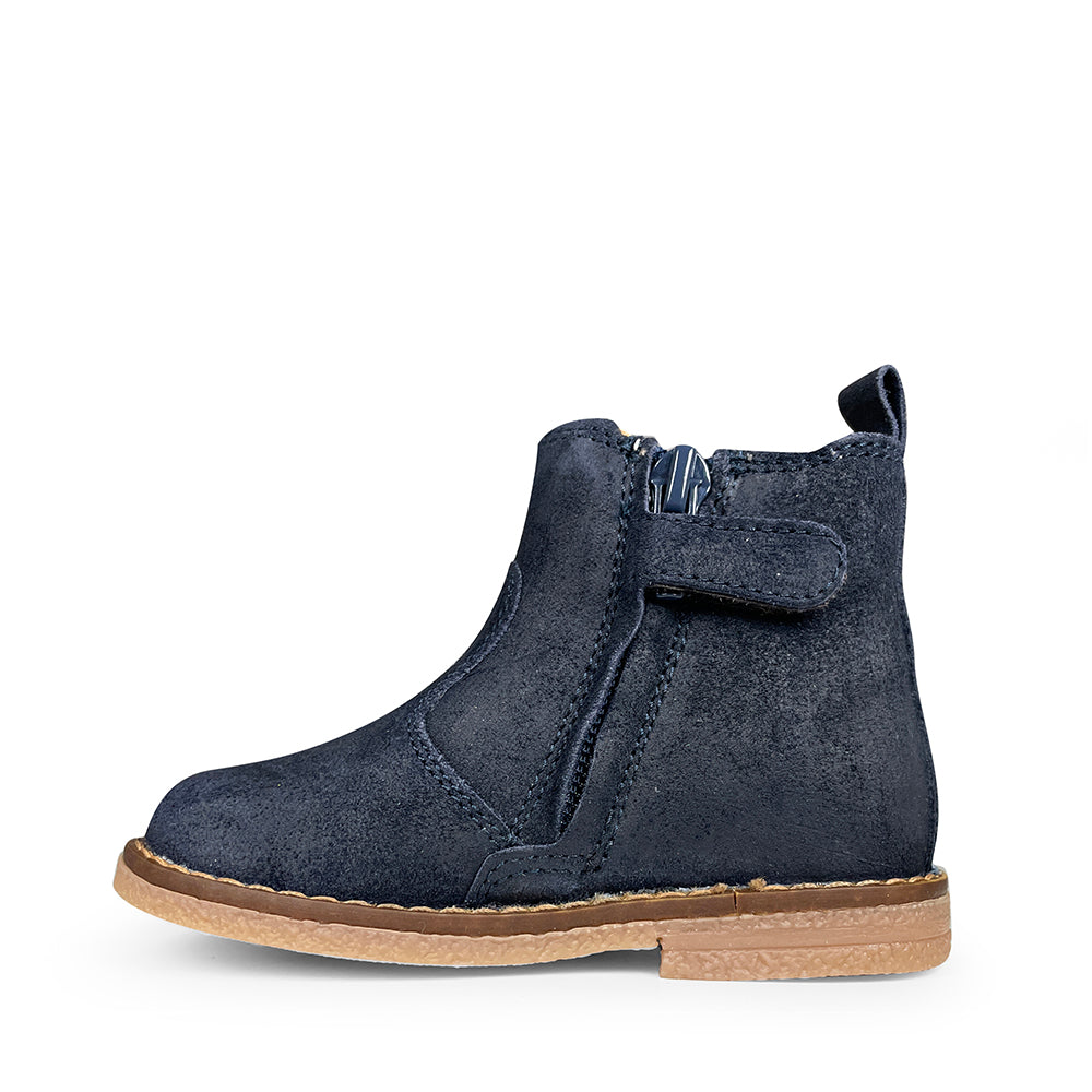 Romagnoli Chelsea boot voor kinderen in donkerblauw suède met rits en velcrosluiting, bruine zool