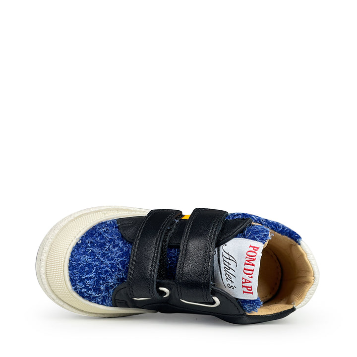 Bovenkant van de sneaker van pom d'api met velcro