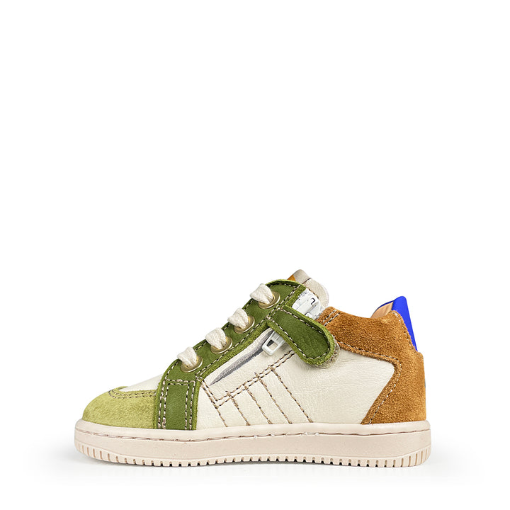 Witte sneaker met bruin en groen en ritssluiting en veters