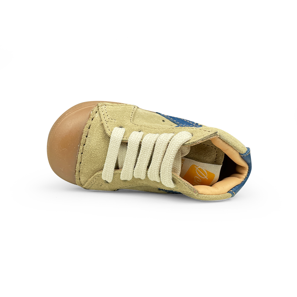 Lichtbruine préstapschoen met blauw