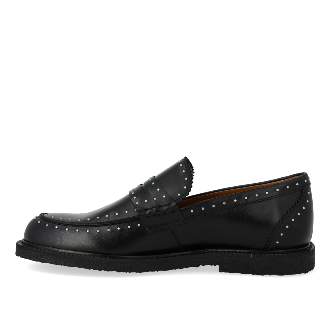 Zijaanzicht van zwarte Angulus loafer met fijne studdetails