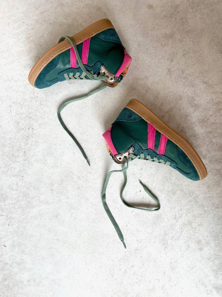 Sneaker met roze touch