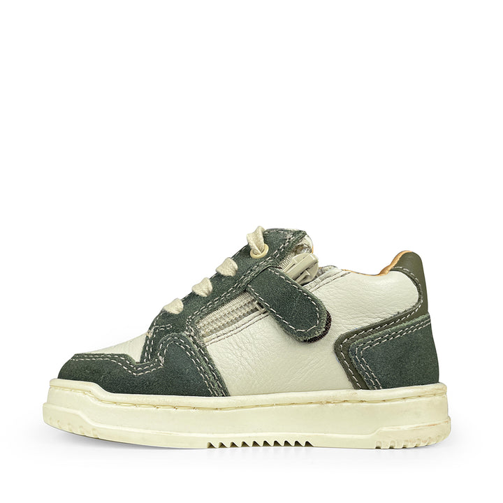 Babybotte kindersneaker in groen en gebroken wit ledercombinatie