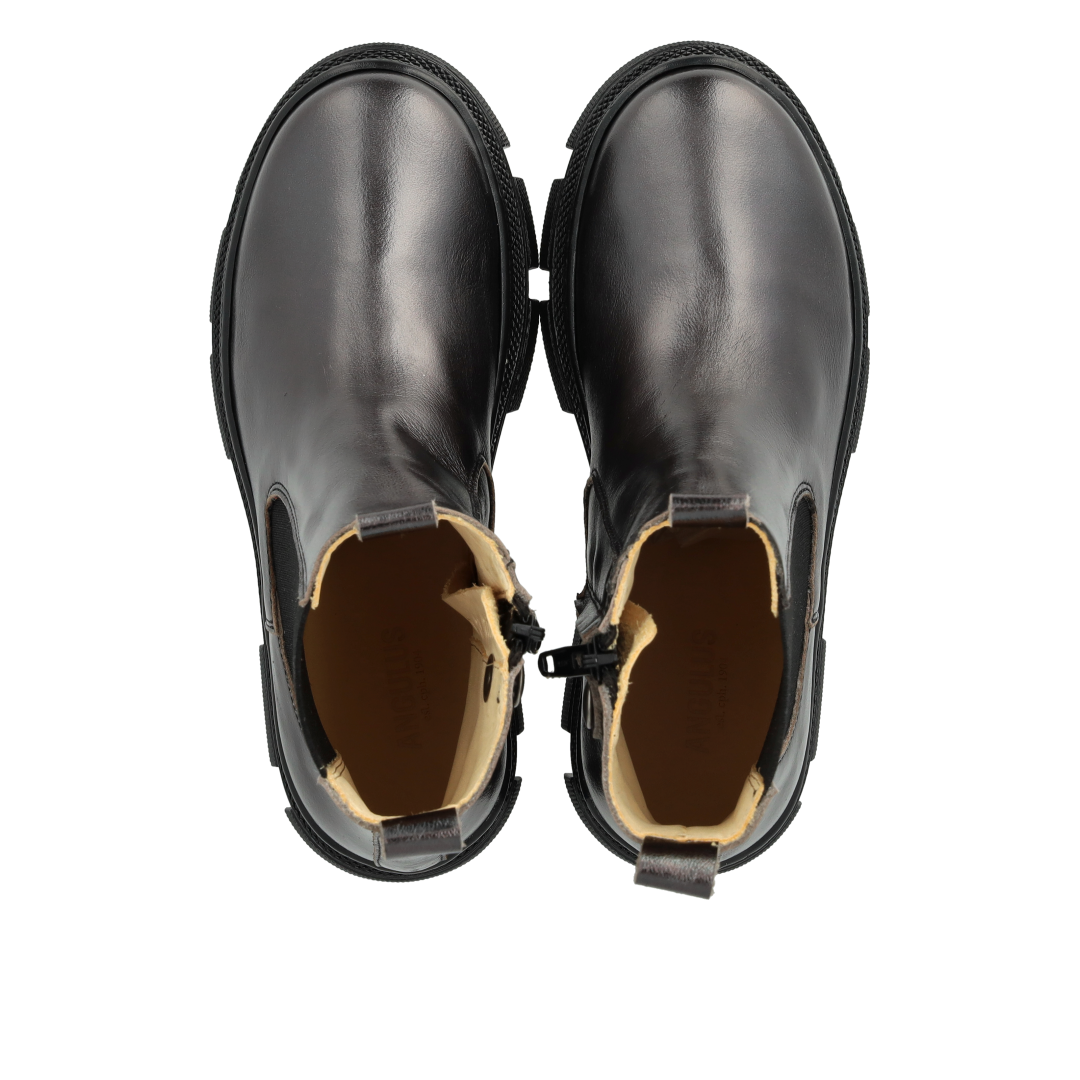 Bovenaanzicht van metallic chelsea kinderschoenen met zicht op binnenvoering en rits
