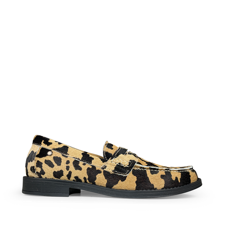 Confetti loafer in luipaardprint van hoogwaardig leder met ponyhair, verkrijgbaar bij Anna Pops.