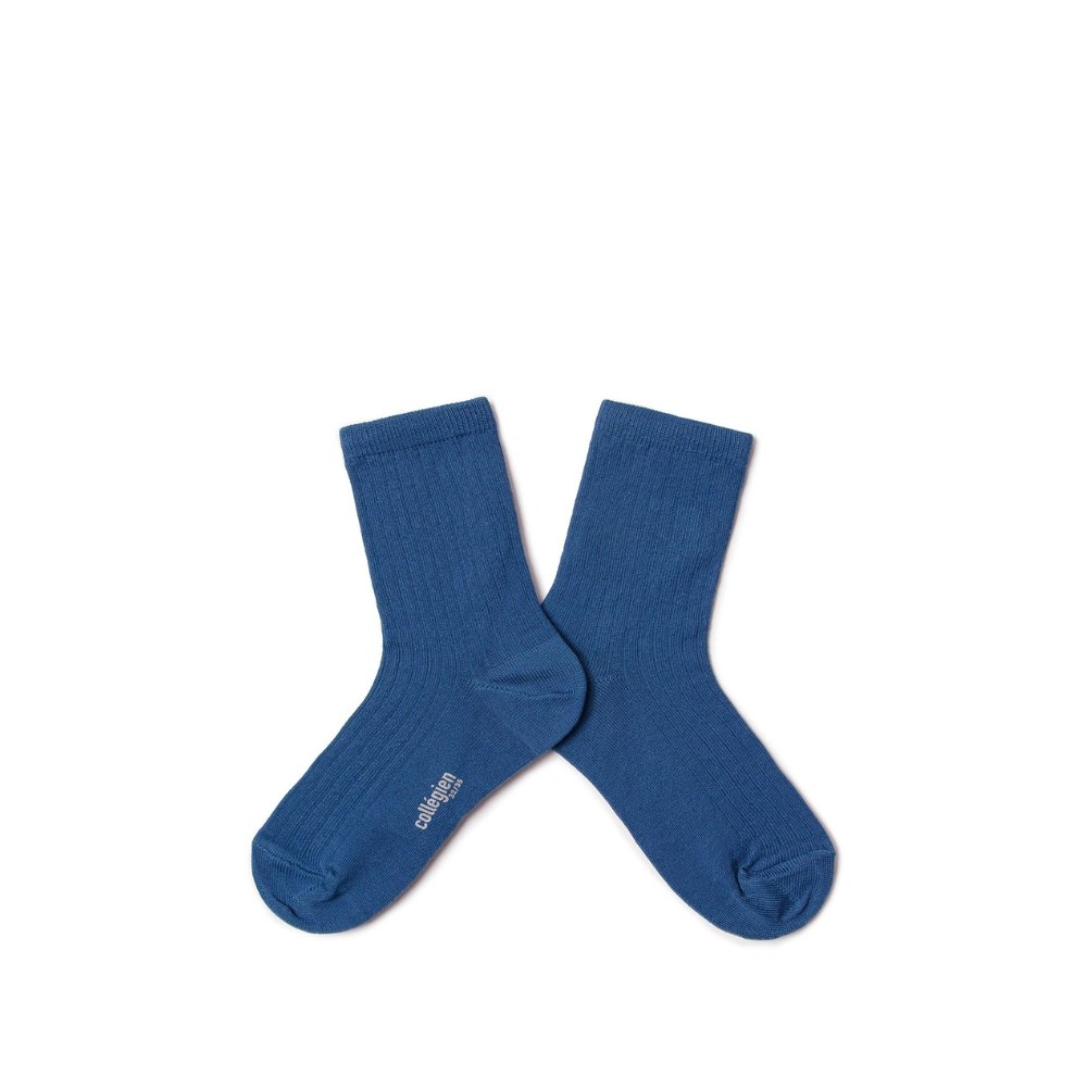 Short ribbed sock with Scottish yarn - blue saphir
