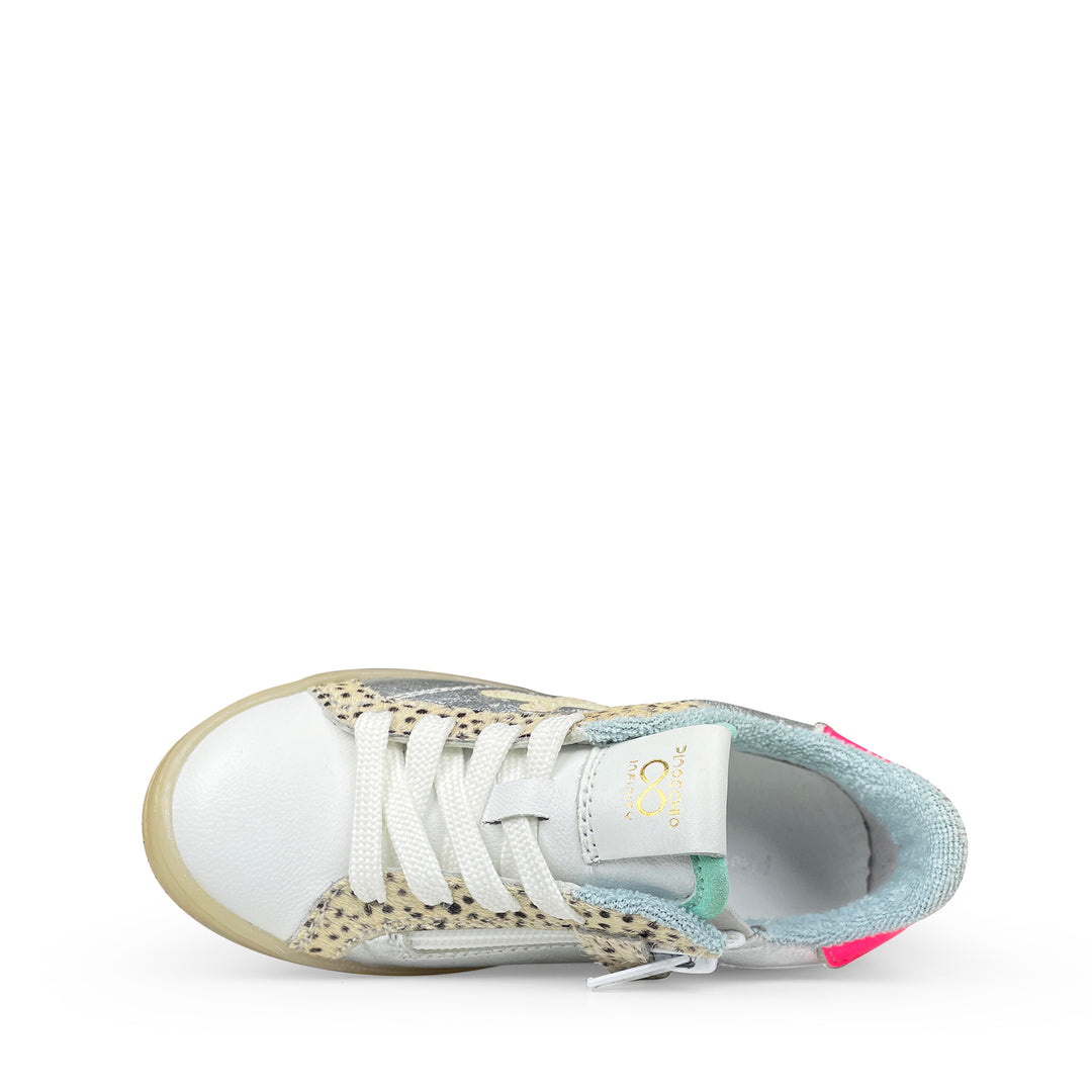 Zilver, witte Pinocchio sneaker met luipaardprint en mintgroen detail meisjesschoen met vetersluiting