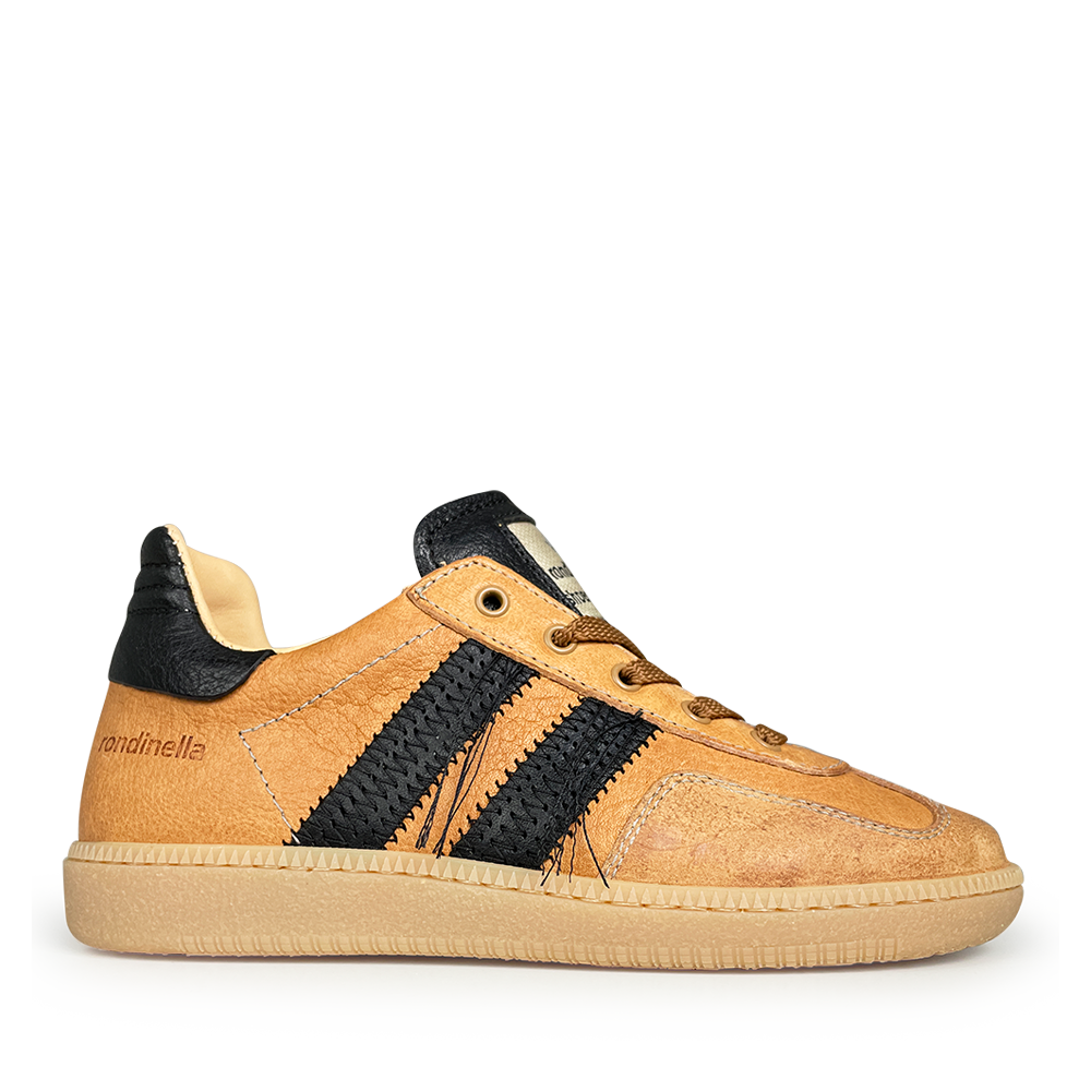 Sneaker bruin en zwarte accenten