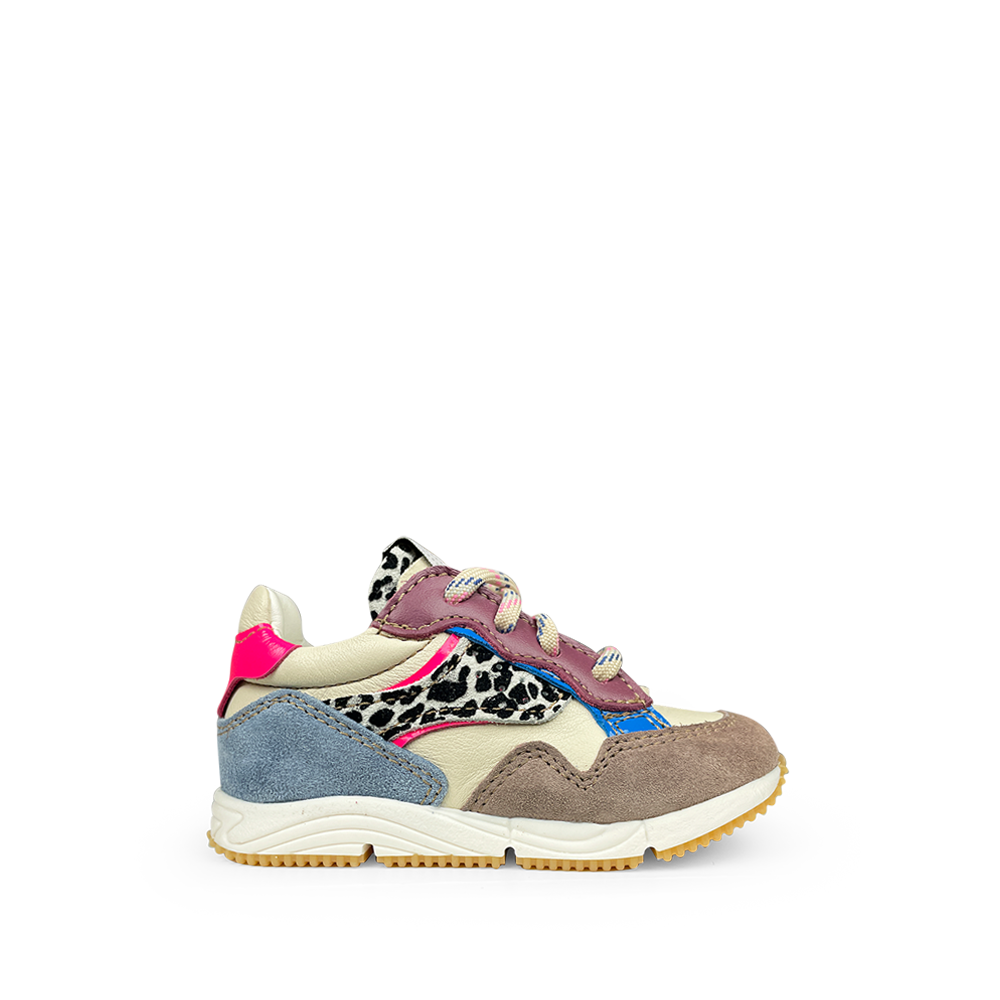 Ocra meisjessneaker in leer en suède met luipaardprint, roze en blauwe details – kleurrijke kinderschoen met stevige zool