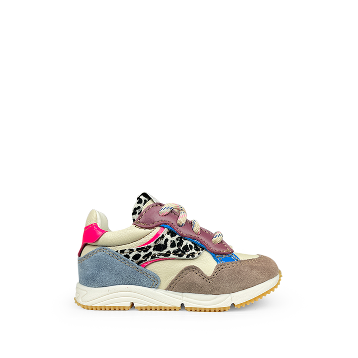 Ocra meisjessneaker in leer en suède met luipaardprint, roze en blauwe details – kleurrijke kinderschoen met stevige zool