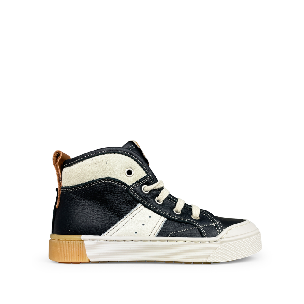 Ocra - Black sneaker with white and beige accents