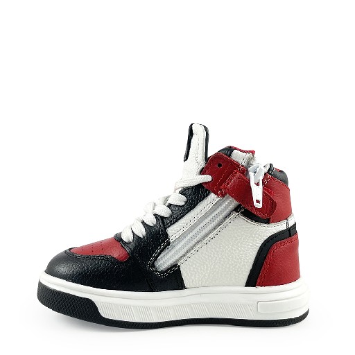 Pinocchio sneaker Hoge witte sneaker met rood en zwart