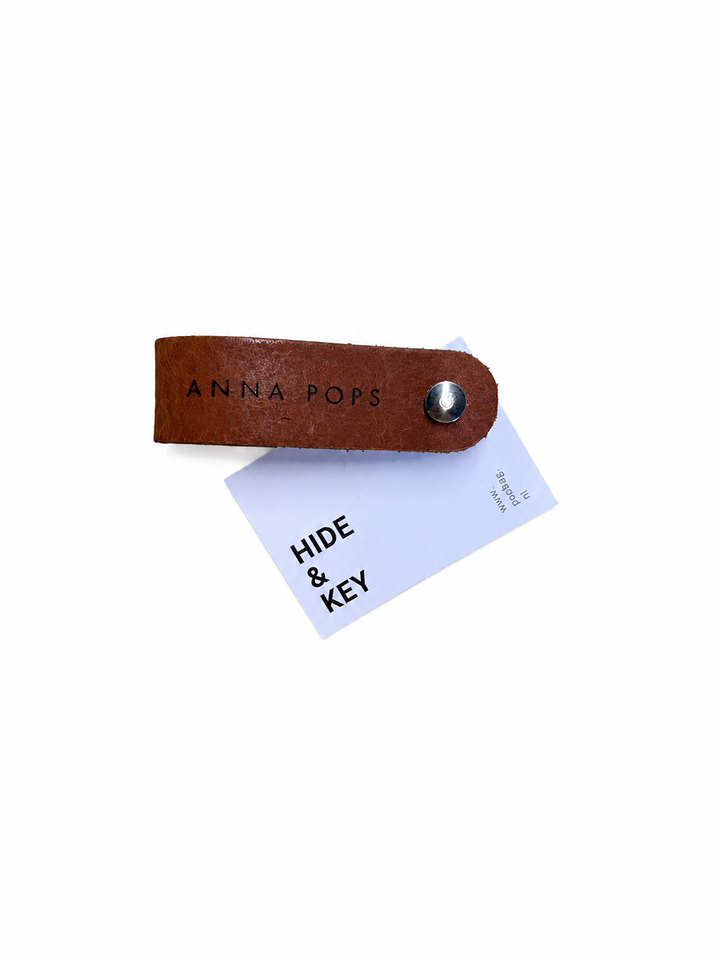 Gepersonaliseerde Anna Pops cognac bruine sleutelhouder Hide & Key