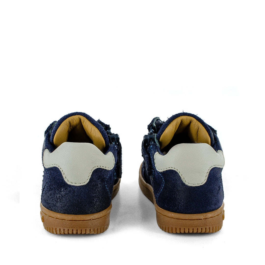 Sneaker in blauw met strepen