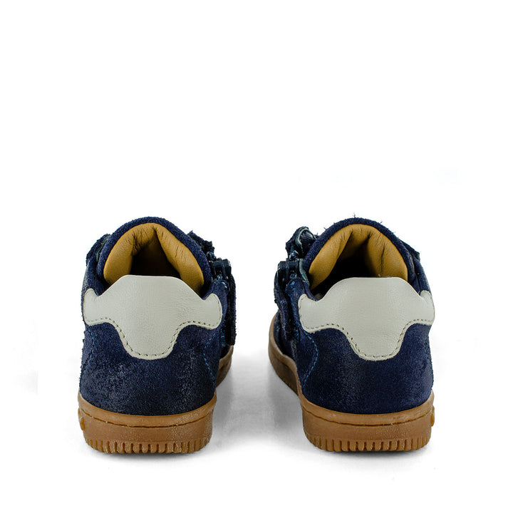 Sneaker in blauw met strepen
