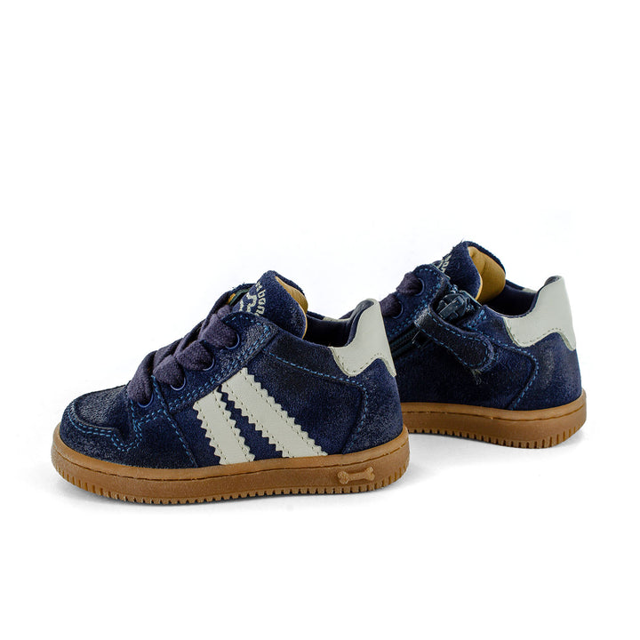 Sneaker in blauw met strepen