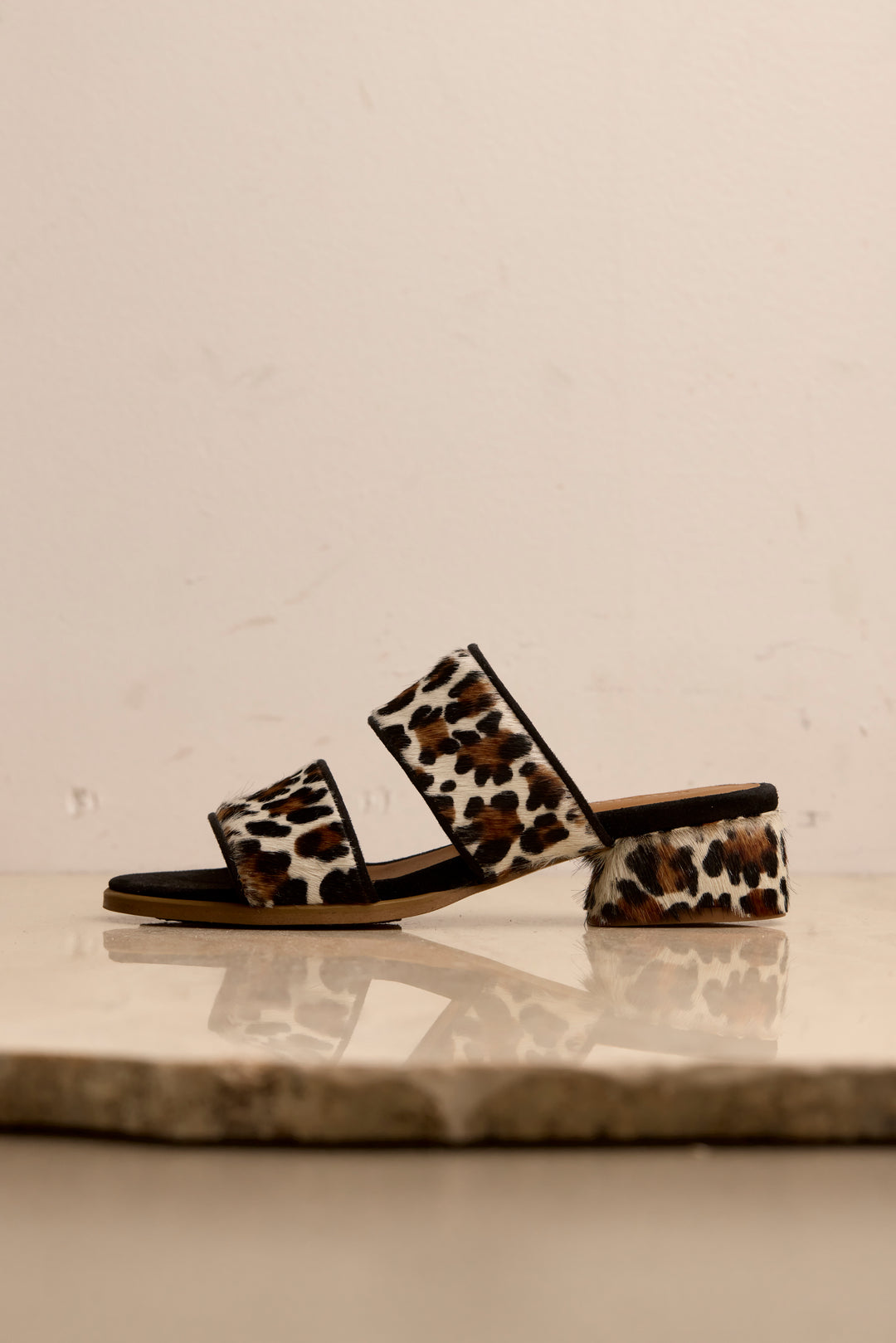 Slip-in sandal in leopard print