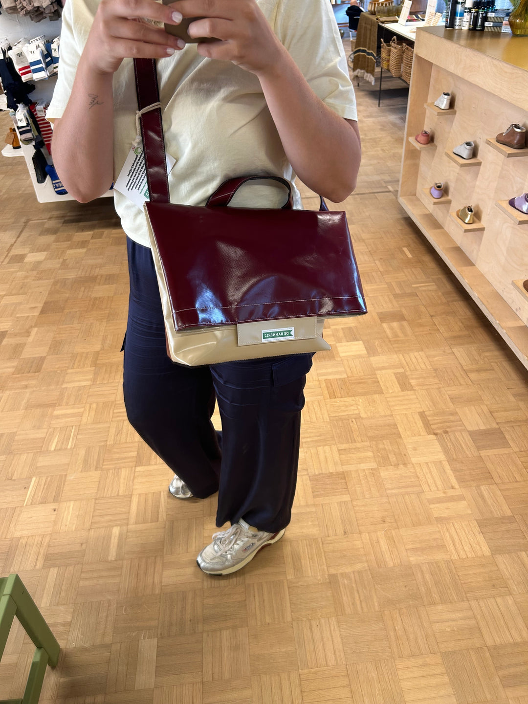 Schoudertas bordeaux en beige