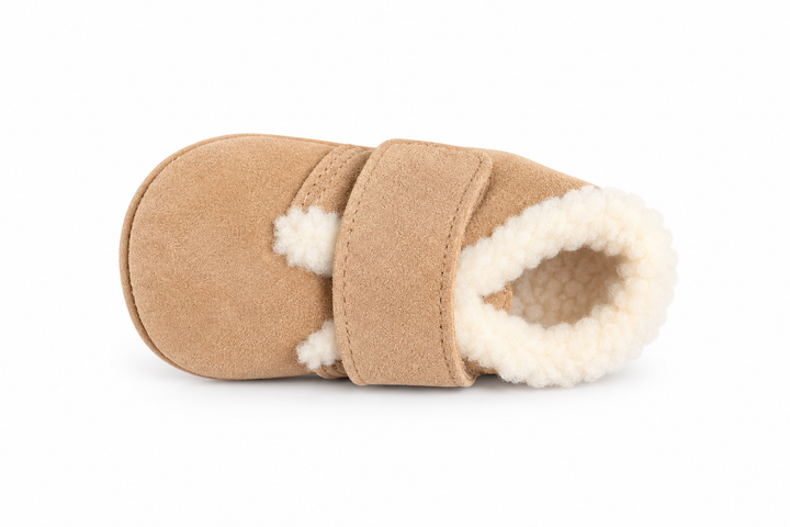 Babypantoffel bruin met wol gevoerd