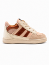 Sneaker met roze accenten