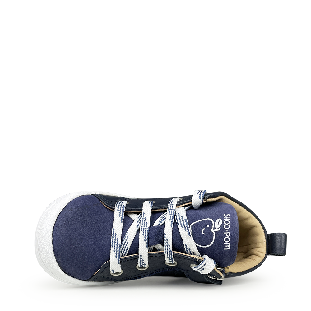 Marineblauwe sneaker