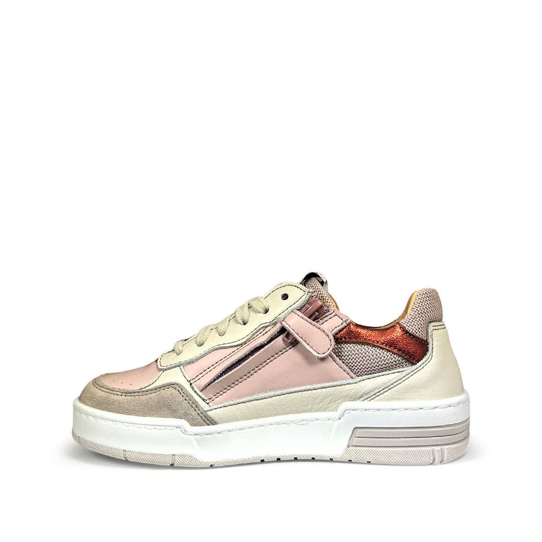 Sneaker in beige met koraal details