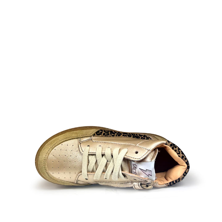 Gouden sneaker met leopard
