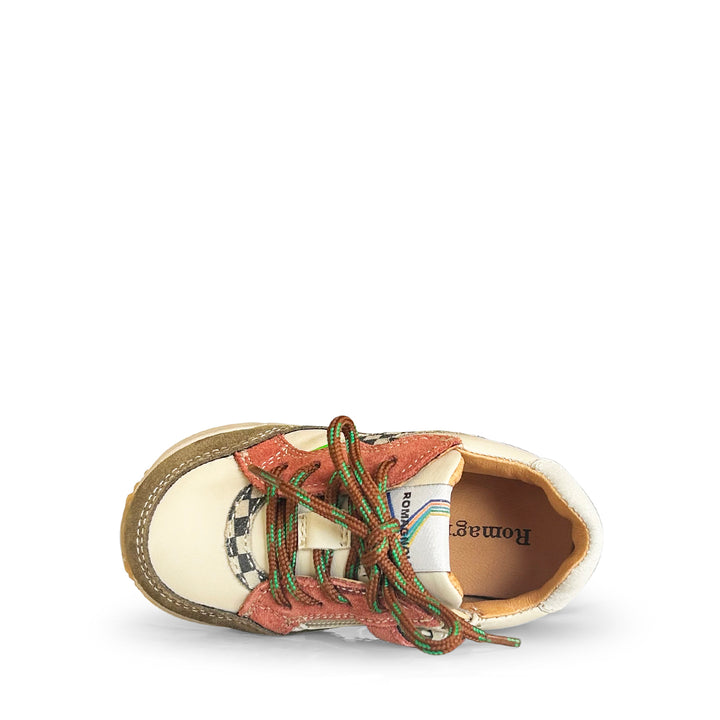 Sneaker nude tinten