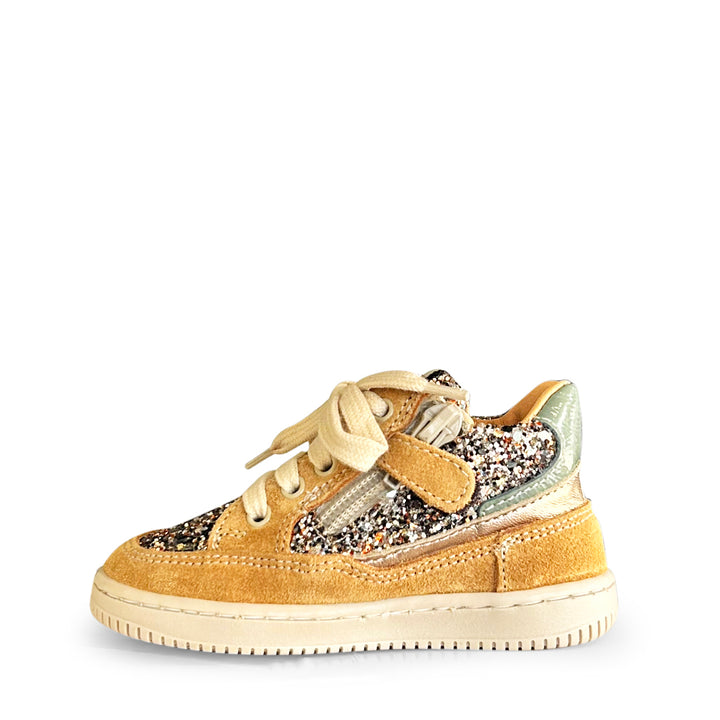 Sneaker in oker met glitter