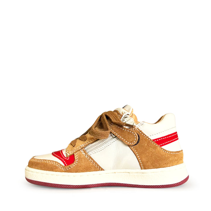 Sneaker met bruin en rood