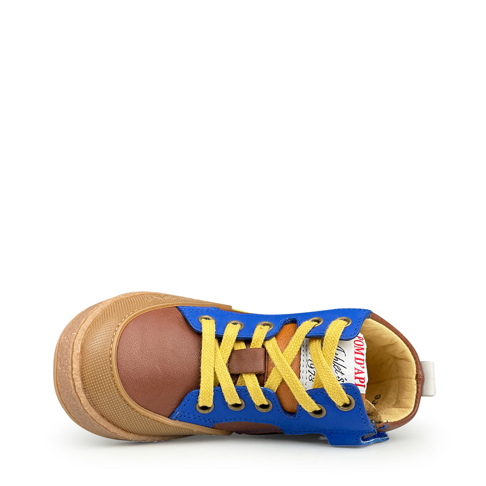 Stoere sneaker met bruin en blauw