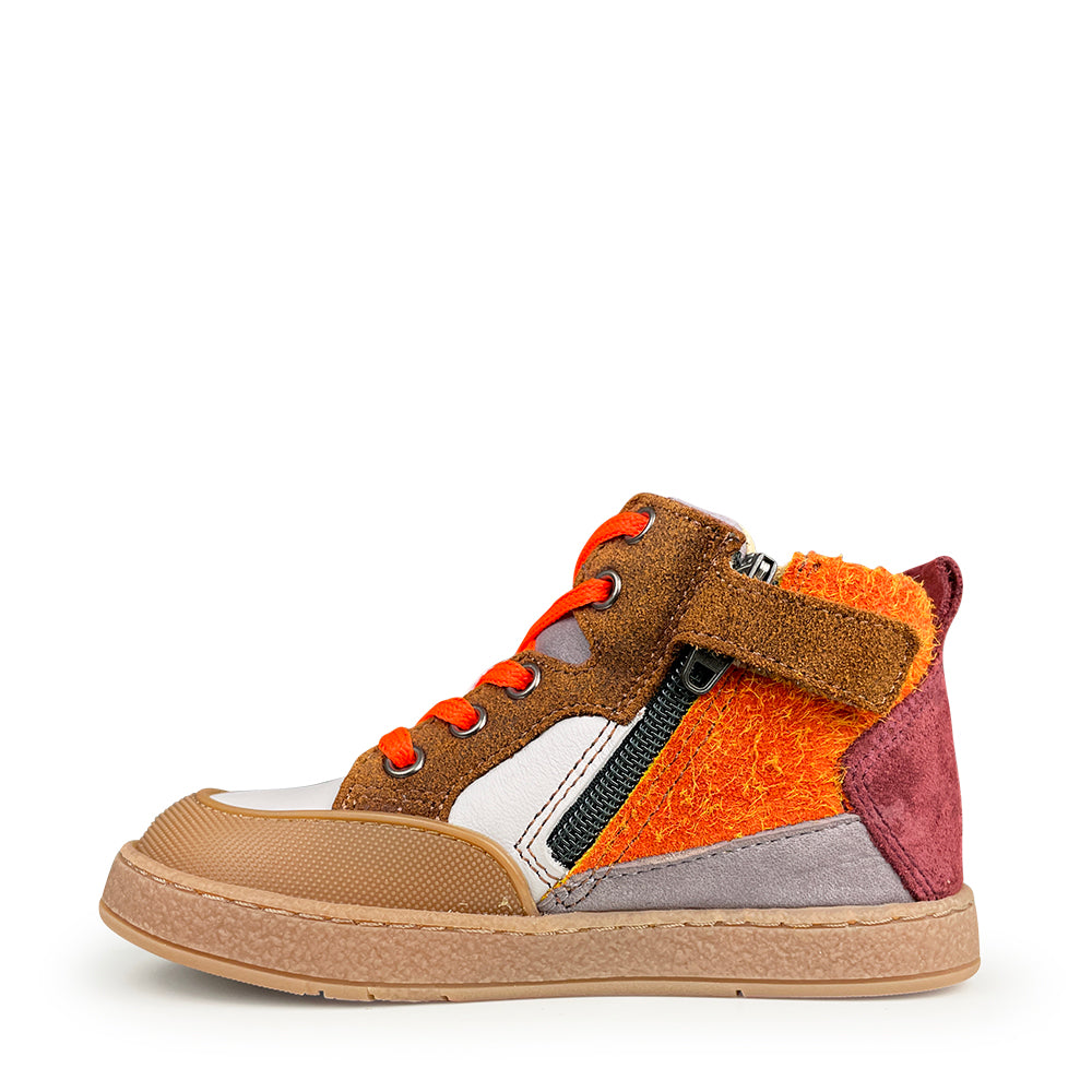 Sneaker with orange