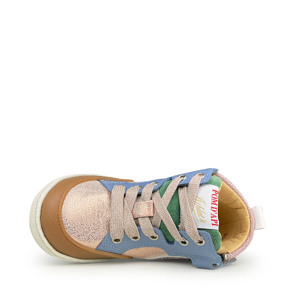 Stoere sneaker met blauw en roze