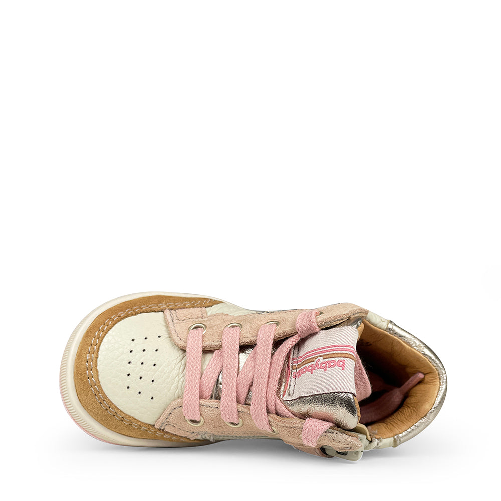 Bovenaanzicht van Babybotte sneaker met luipaardprint en roze veters