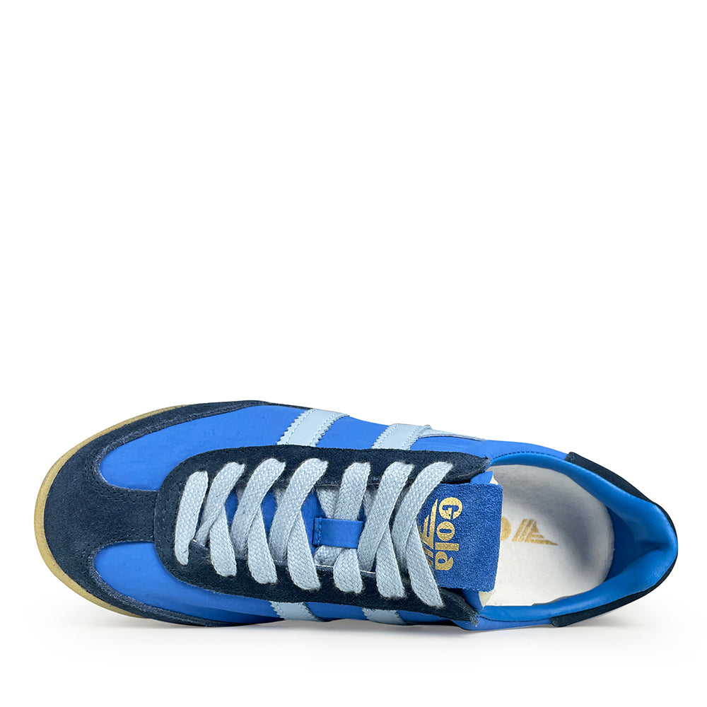 Bovenaanzicht van blauwe Gola sneaker met lichtblauwe veters