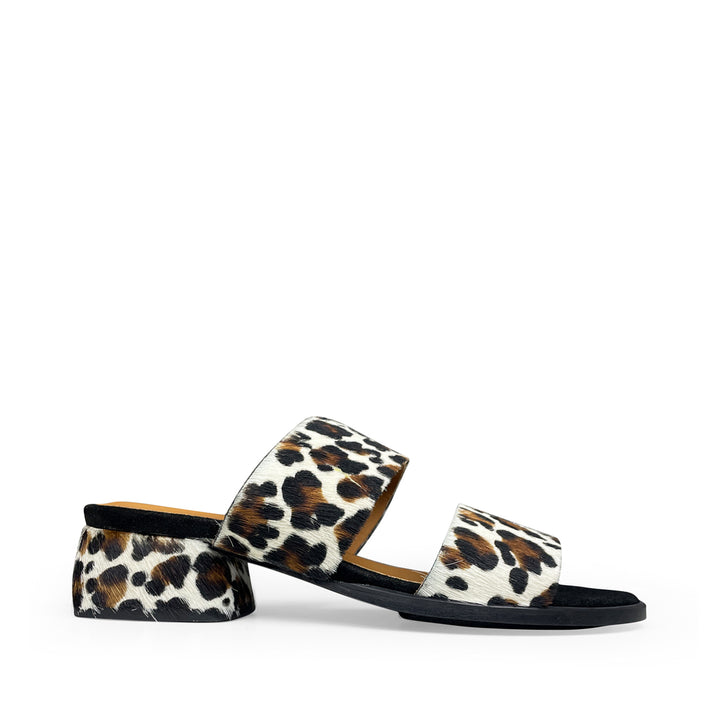 Slip-in sandal in leopard print