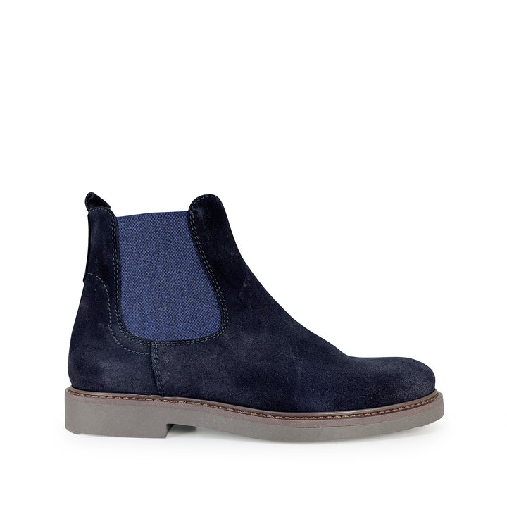 Boot dark blue