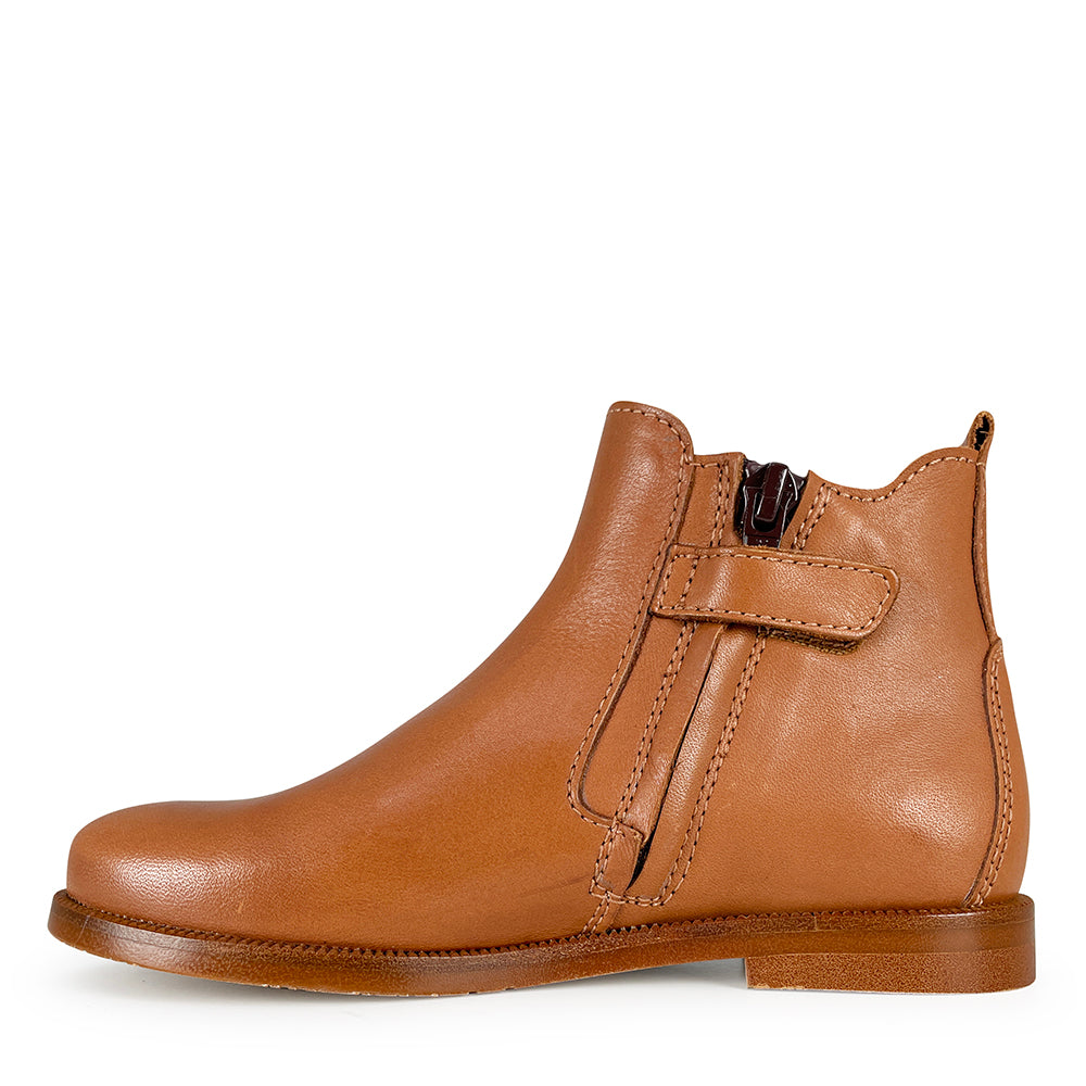 Boot brown