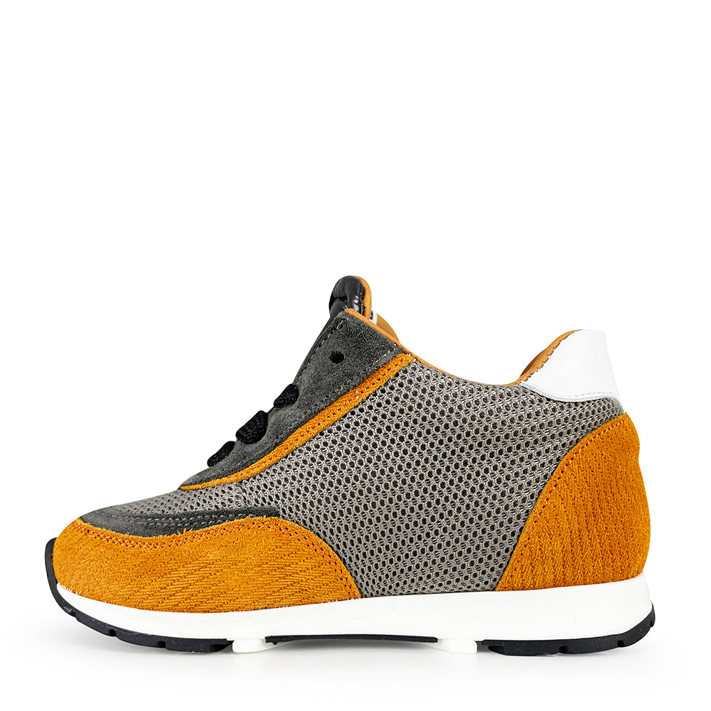 Gray sneaker with ocher