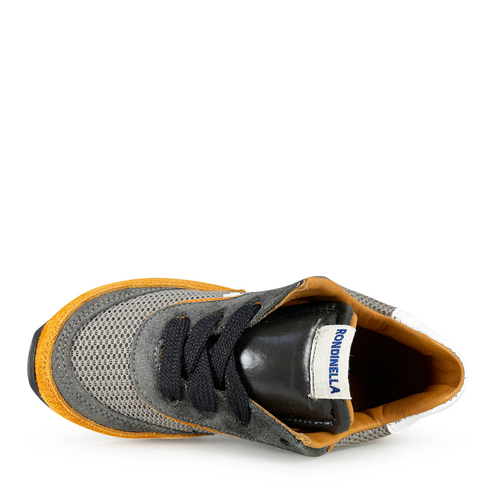 Gray sneaker with ocher