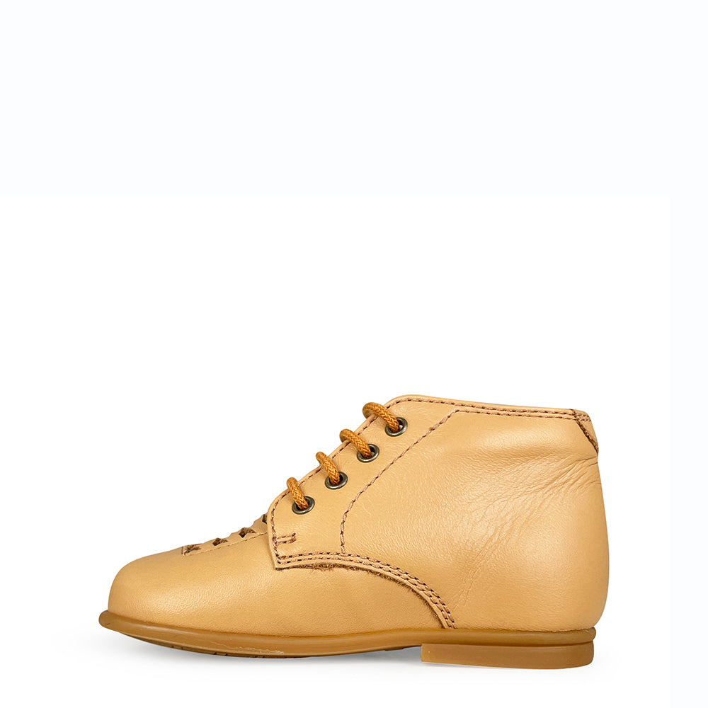 Lace-up shoe cognac