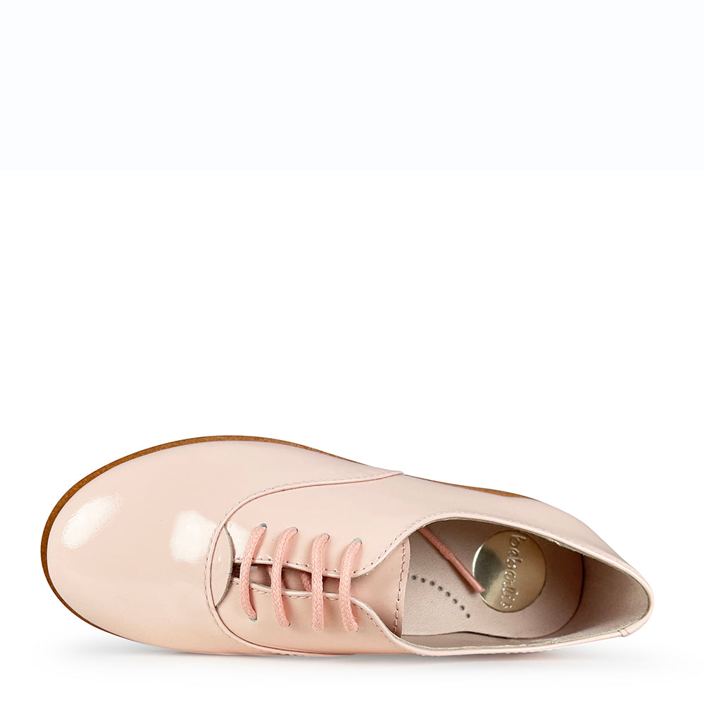 Lace-up shoe pink