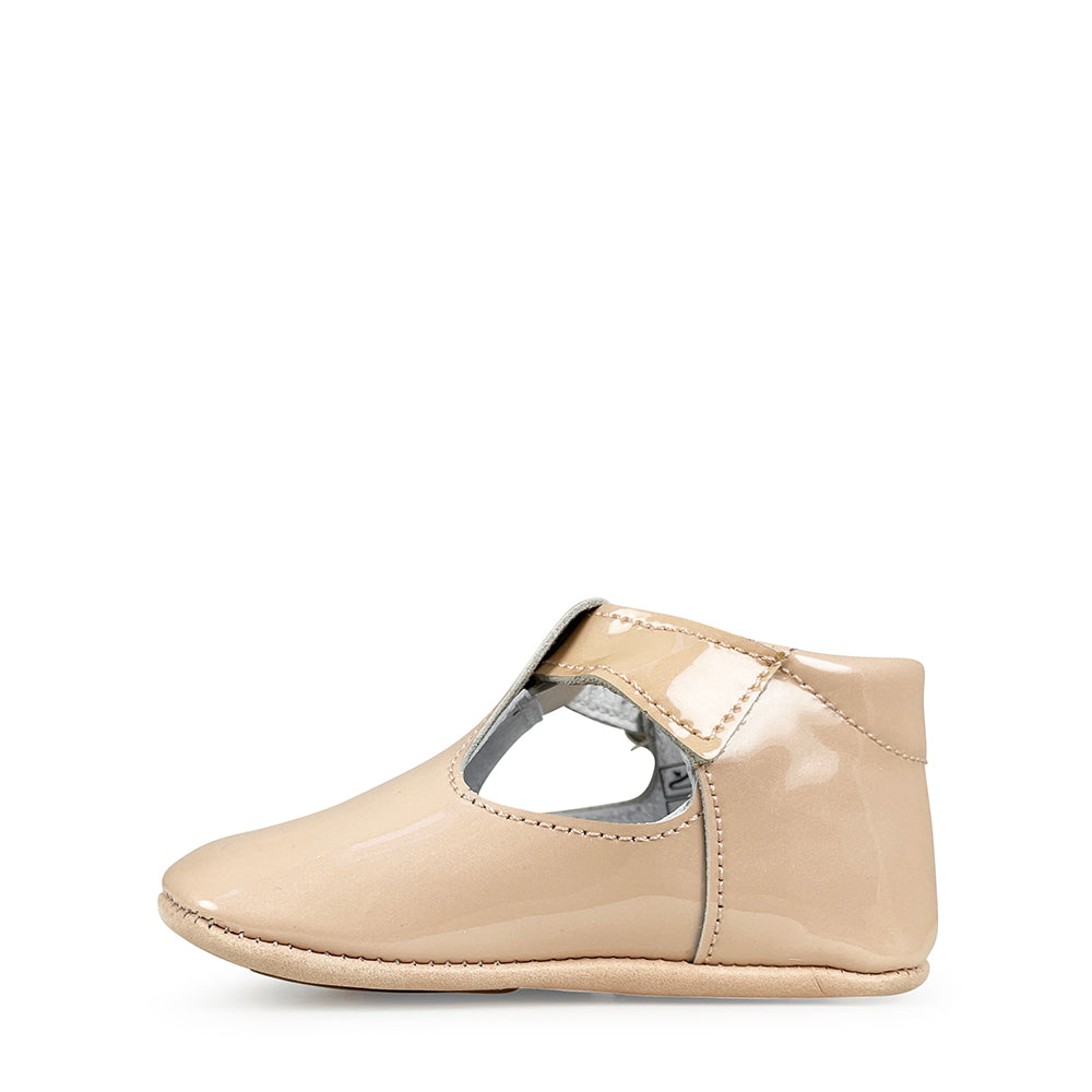 Lacquer beige ballerina model