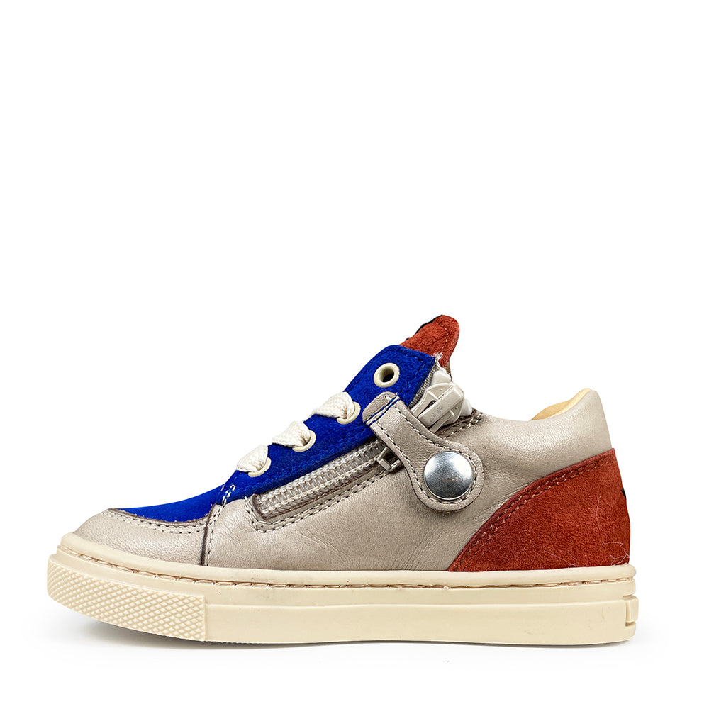 Grijze sneaker met kleuraccenten