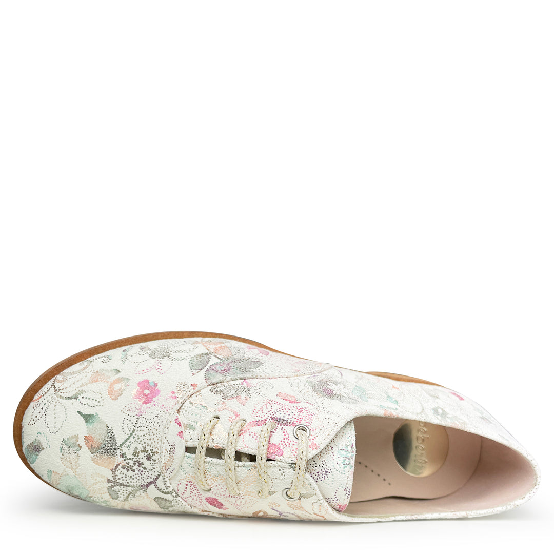 Lace-up shoe with floral print