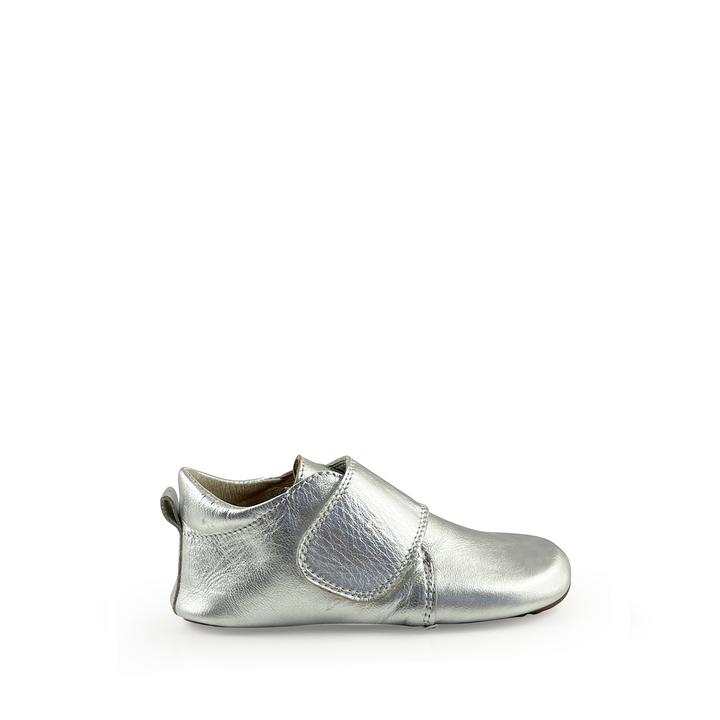 Leather slipper with velcro in silver