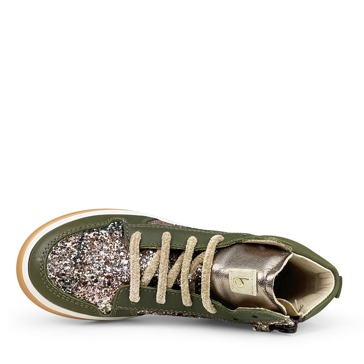 Glitter sneaker with green