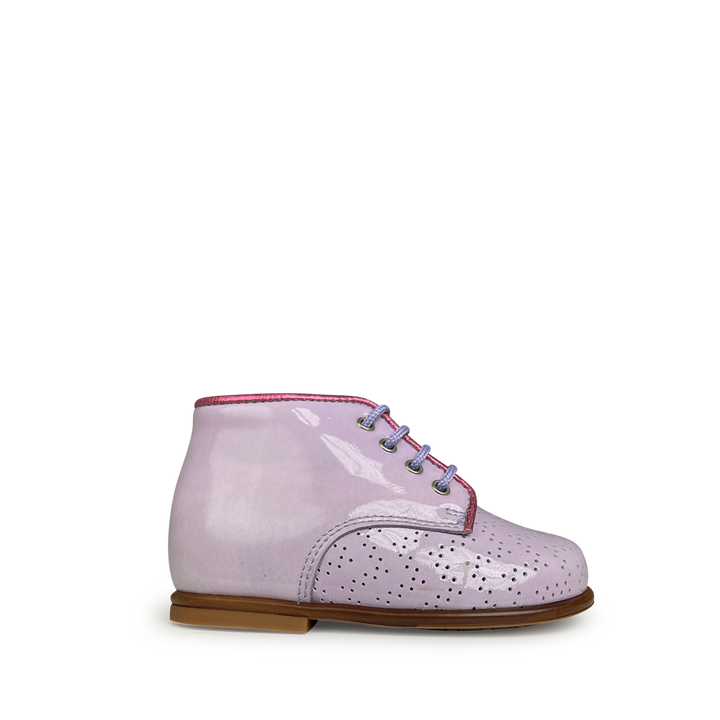 Lace-up shoe purple