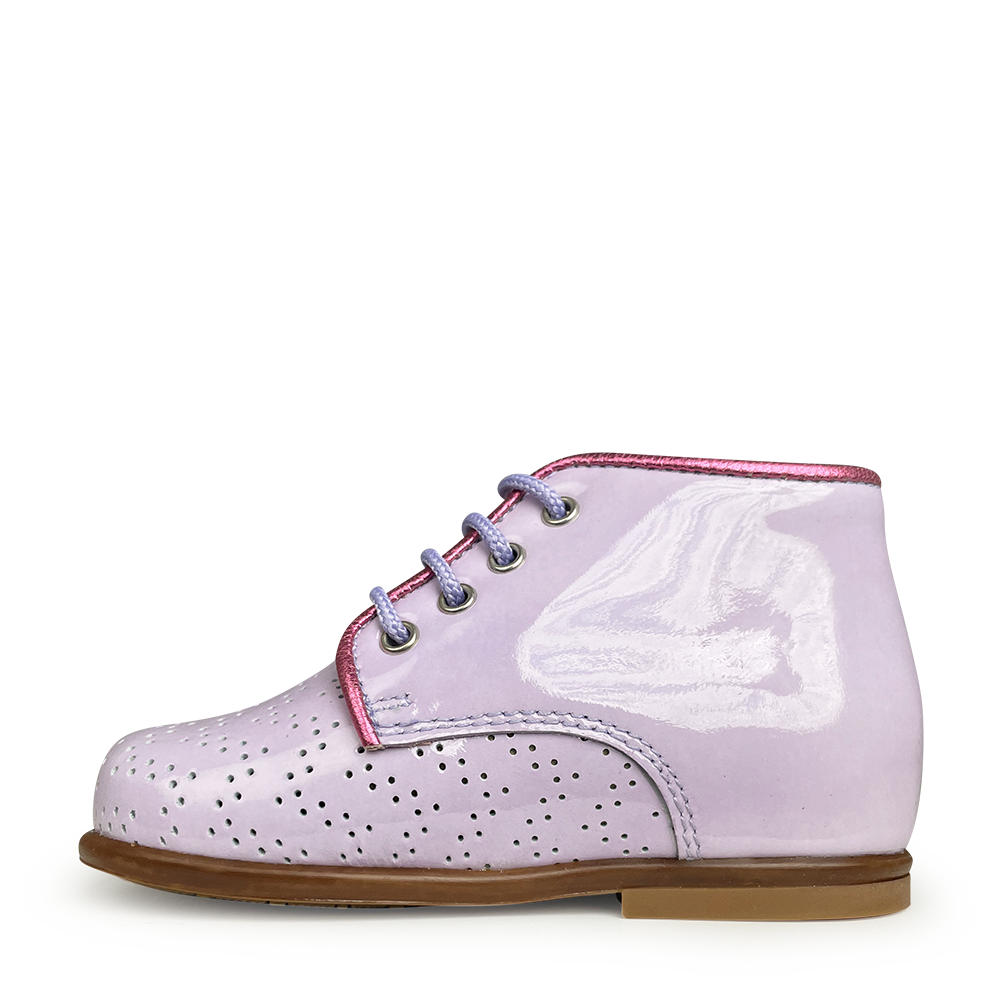 Lace-up shoe purple